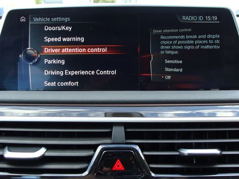 Used 2017 BMW 750i xDrive image 21