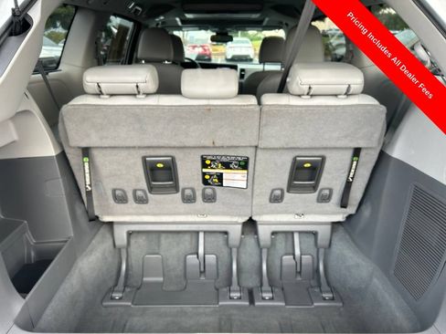Used 2020 Toyota Sienna XLE Premium AWD/4WD image 19