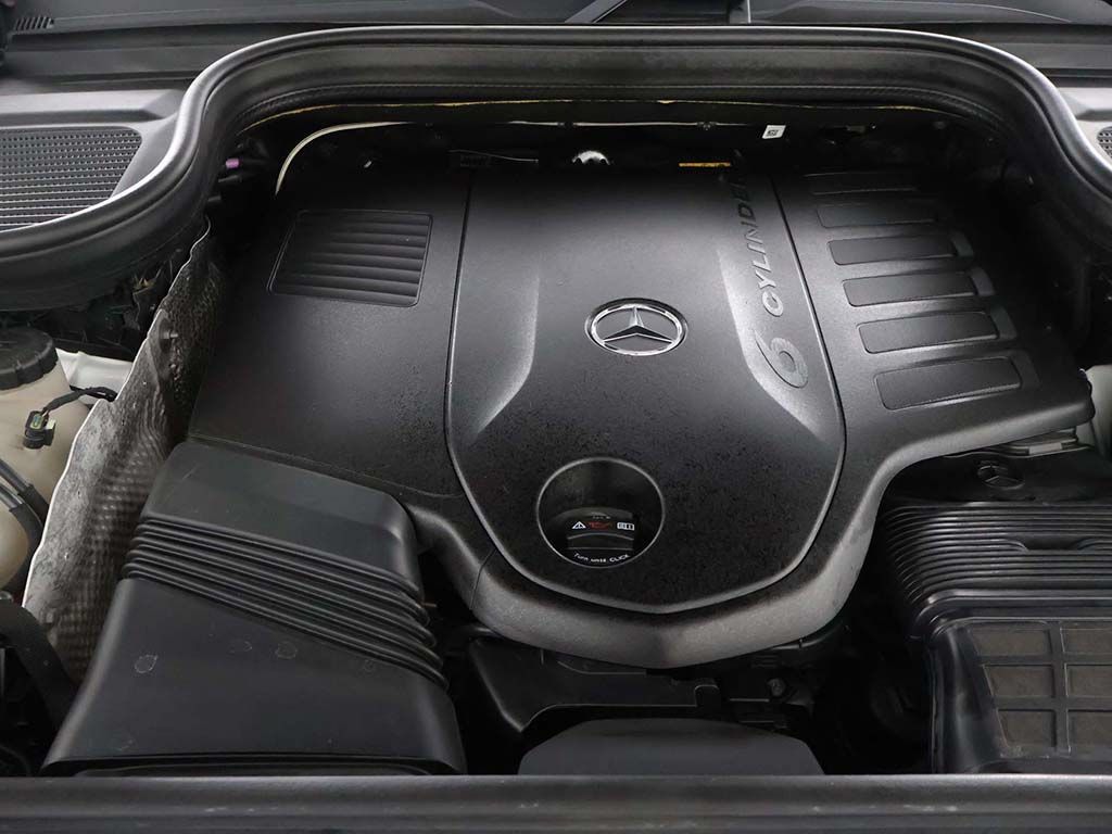 Used 2024 Mercedes-Benz GLE 450 4MATIC w/ AMG Line Exterior image 25