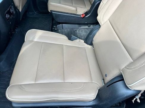 Used 2021 Chevrolet Tahoe Premier w/ Premium Package RWD image 29