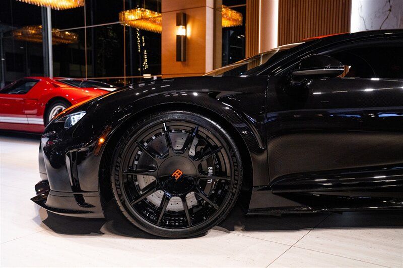 Used 2022 Bugatti Chiron Super Sport AWD/4WD image 15