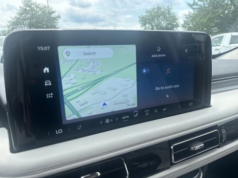Used 2026 Lincoln Aviator AWD image 18