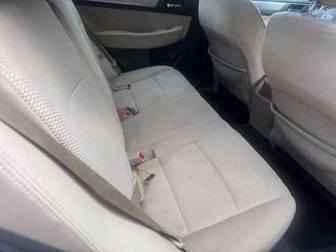 Used 2017 Subaru Outback 2.5i Premium AWD/4WD image 16