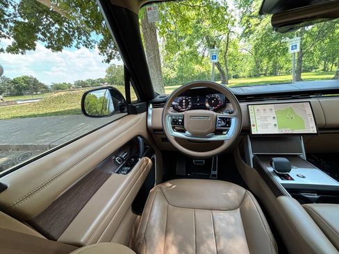 Used 2024 Land Rover Range Rover SE AWD/4WD image 17