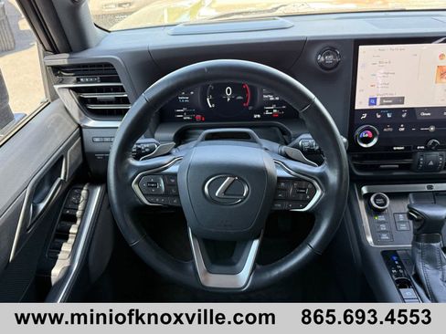 Used 2024 Lexus GX 550 image 21