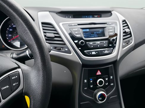 Used 2016 Hyundai Elantra SE FWD image 23