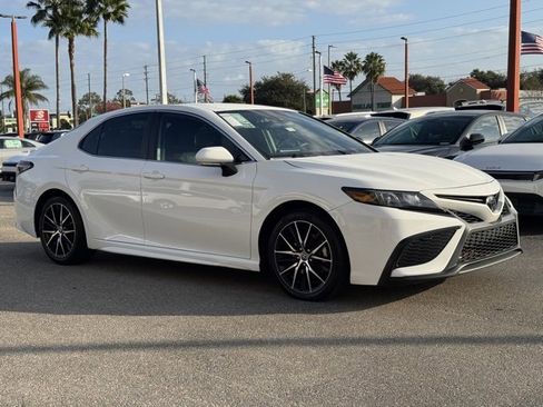 Used 2023 Toyota Camry SE image 8