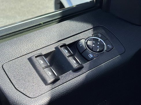 Used 2018 Ford F150 Platinum w/ Equipment Group 701A Luxury image 14