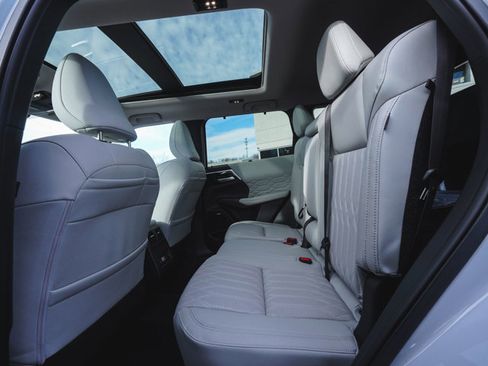 New 2026 Mitsubishi Outlander SEL image 34