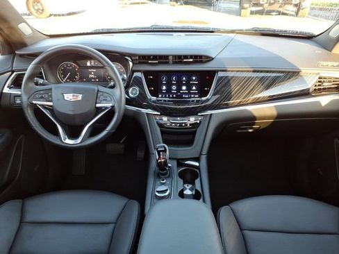Used 2024 Cadillac XT6 Premium Luxury AWD/4WD image 19