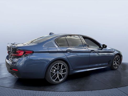 Used 2023 BMW 530i xDrive w/ M Sport Package AWD/4WD image 5