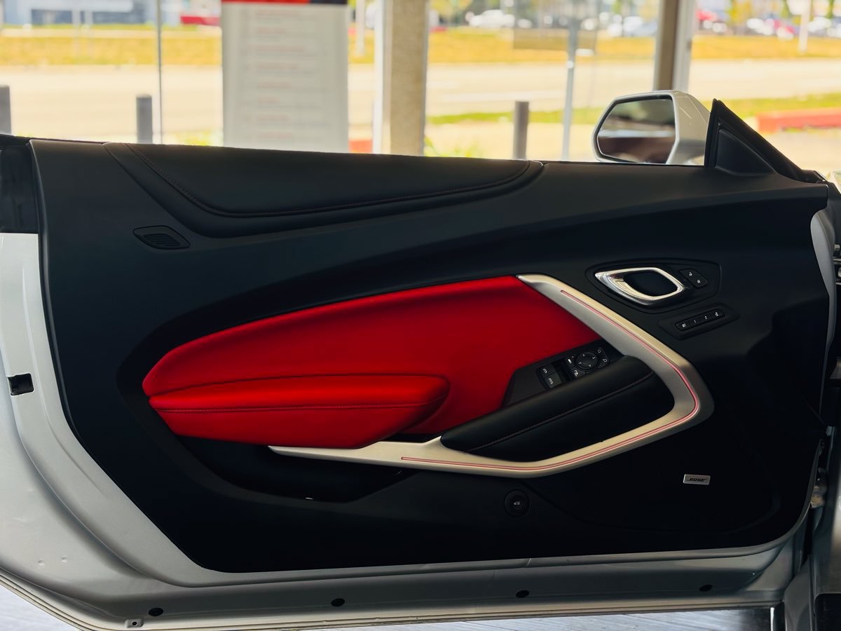 Used 2016 Chevrolet Camaro SS RWD image 32