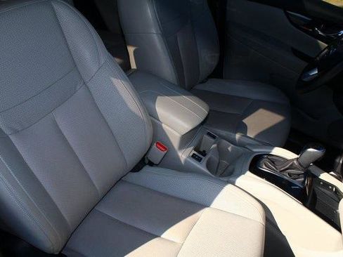 Used 2022 Nissan Rogue Sport SL w/ Premium Package image 8