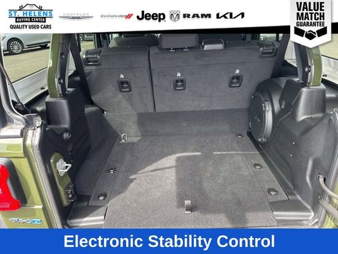 Used 2023 Jeep Wrangler Unlimited Rubicon 4xe w/ Cold Weather Group AWD/4WD image 12