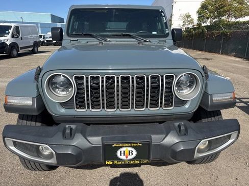 Used 2024 Jeep Wrangler Unlimited Sahara AWD/4WD image 2