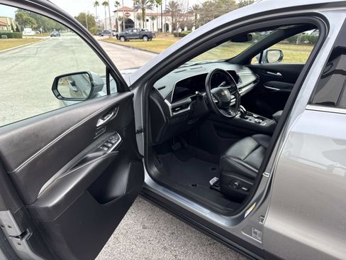 Used 2025 Cadillac XT4 Premium Luxury image 19