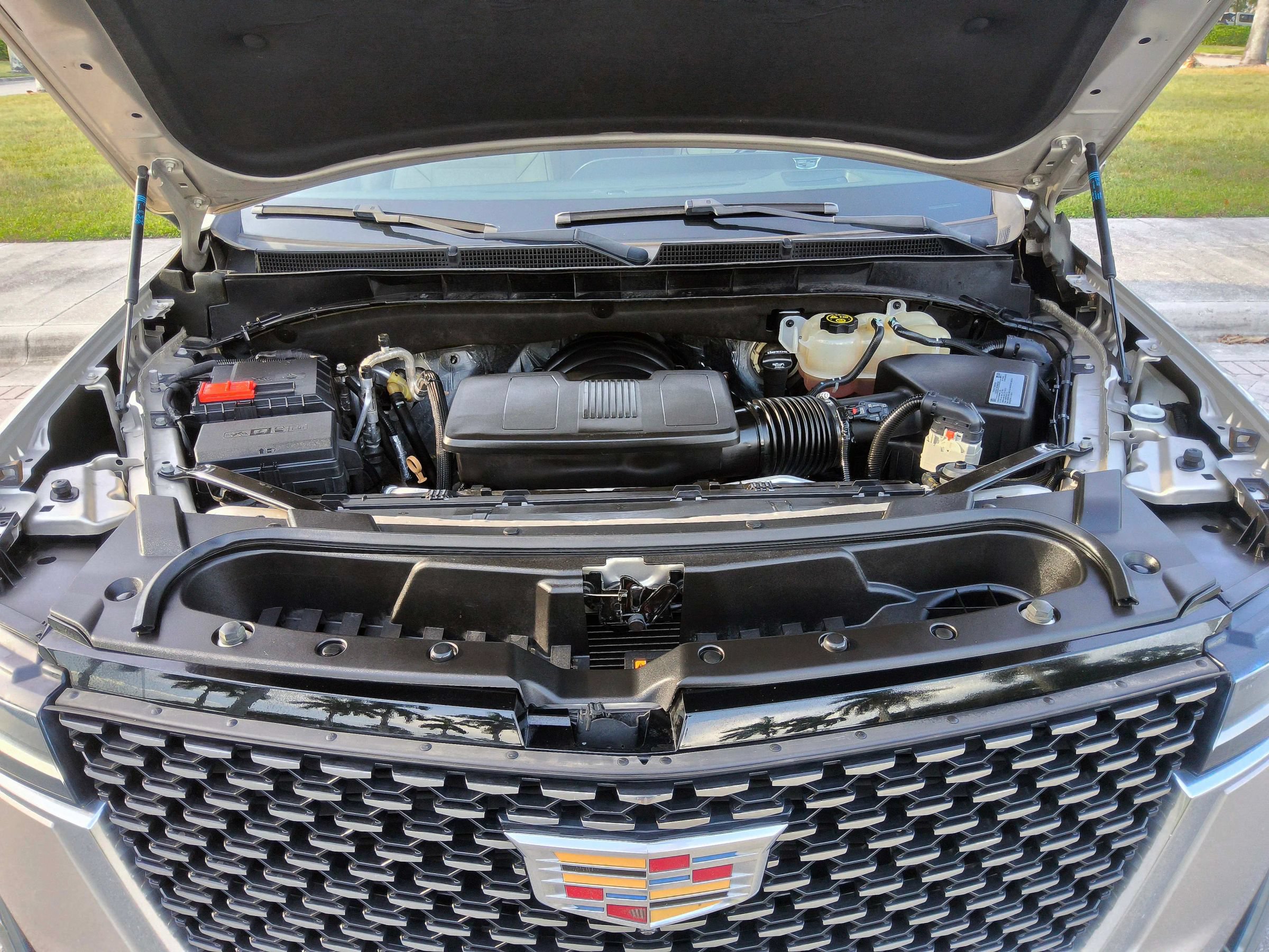 Used 2021 Cadillac Escalade ESV Premium Luxury w/ Performance Package RWD image 43