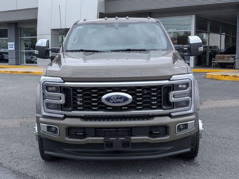 New 2026 Ford F450 Platinum image 2