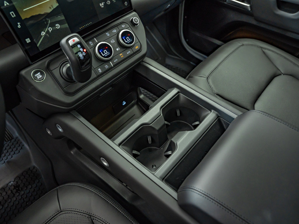 New 2026 Land Rover Defender 110 X-Dynamic SE AWD/4WD image 28