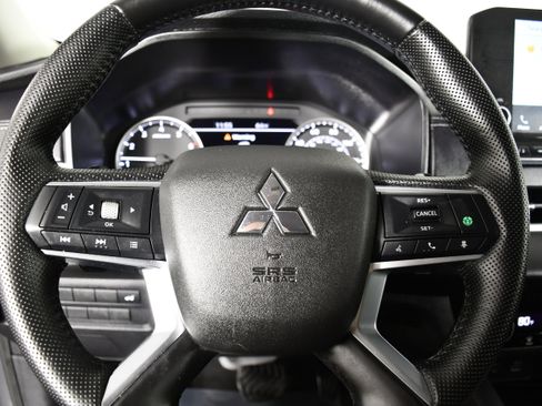 Used 2024 Mitsubishi Outlander SE AWD/4WD image 19