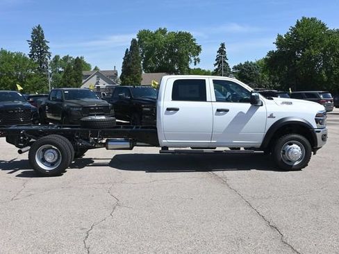 New 2026 RAM 5500 Tradesman AWD/4WD image 7