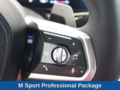 Used 2023 BMW 760i xDrive image 24