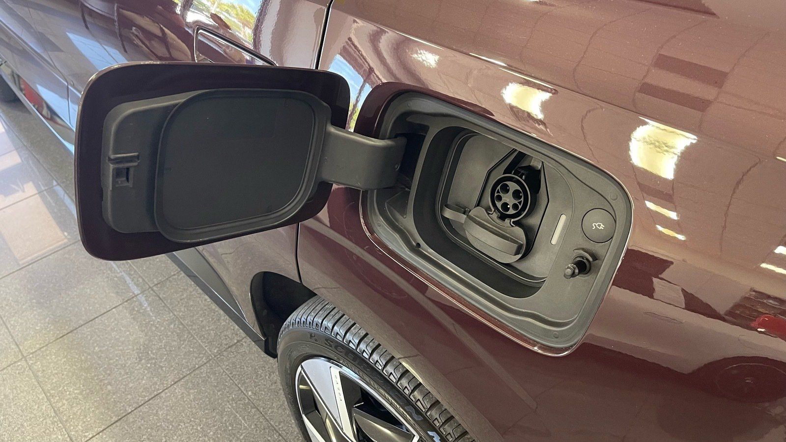 Used 2025 Volvo EX90 Ultra AWD/4WD image 15
