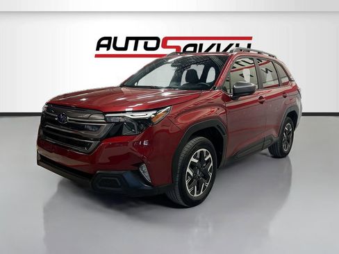 Used 2025 Subaru Forester Premium AWD/4WD image 3