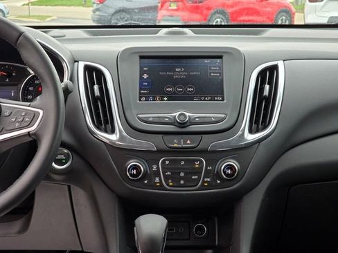 Used 2022 Chevrolet Equinox LT image 27