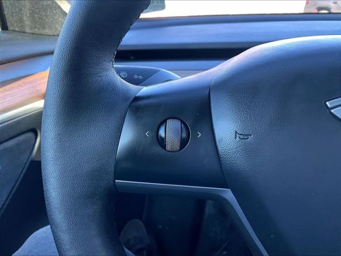 Used 2023 Tesla Model 3 Standard Range image 23