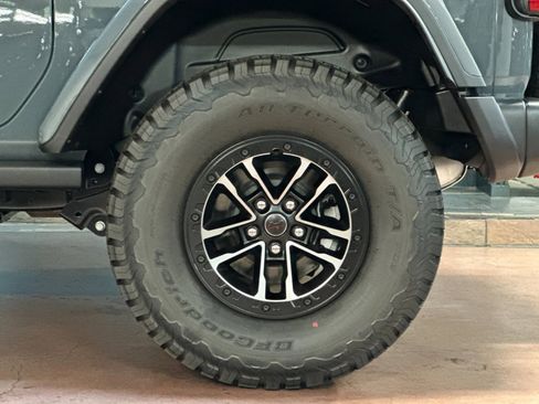 New 2025 Jeep Wrangler Rubicon w/ Xtreme 35 Tire Package image 24
