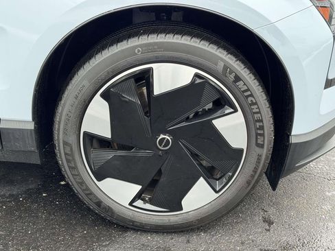 New 2025 Volvo EX30 Plus w/ Protection Package Premier image 25