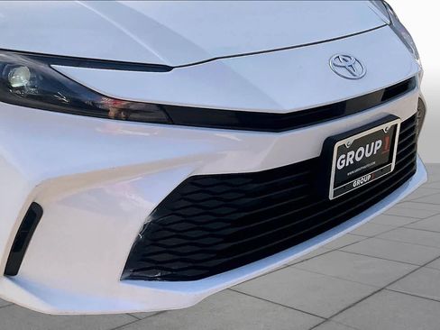 Used 2025 Toyota Camry Hybrid FWD image 29