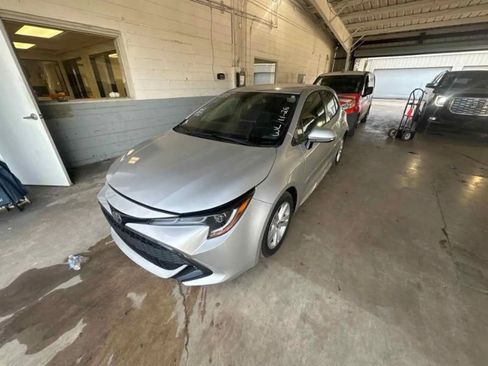 Used 2019 Toyota Corolla SE image 2