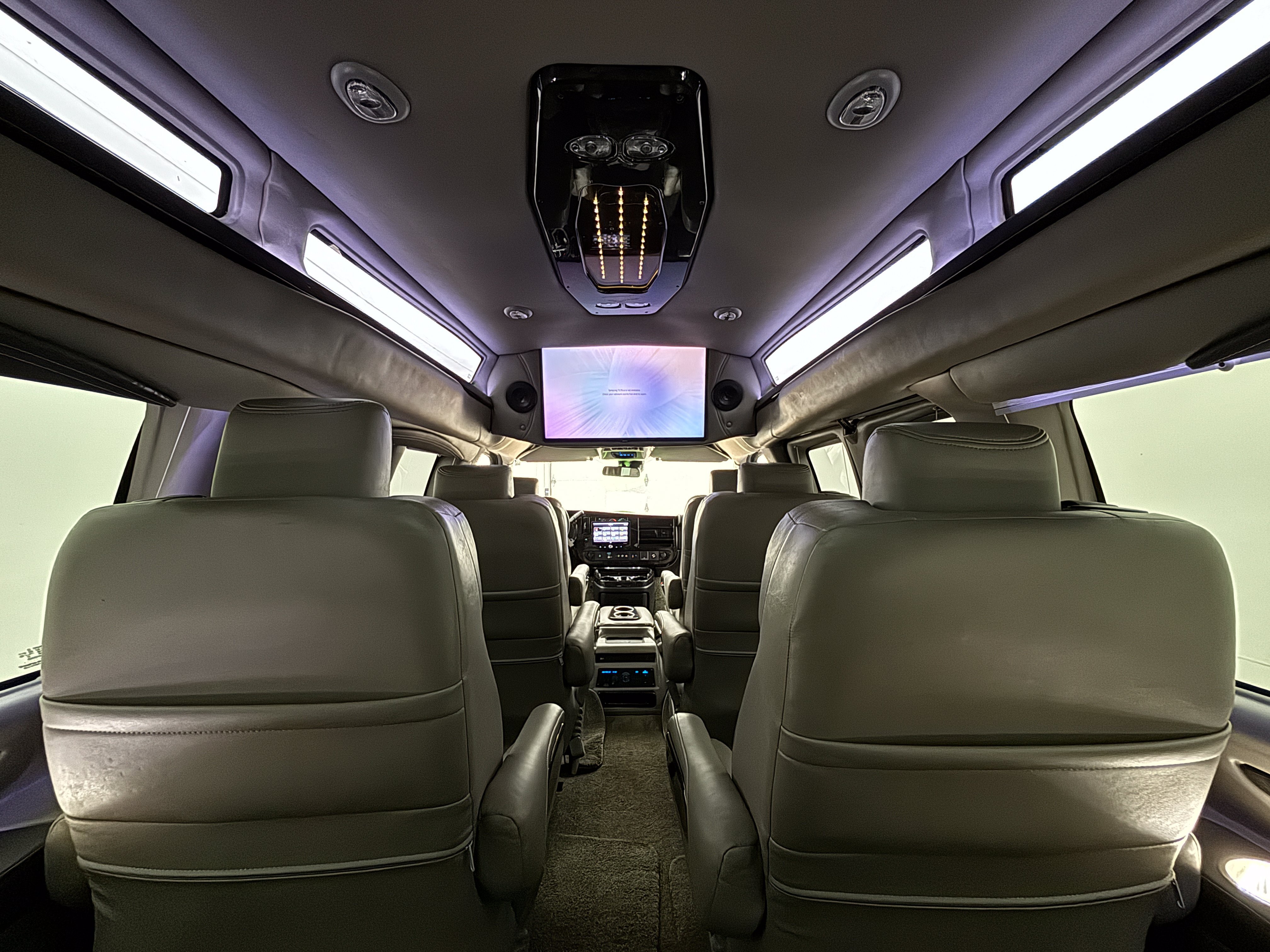 Used 2021 GMC Savana 3500 LS w/ Chrome Appearance Package RWD image 3