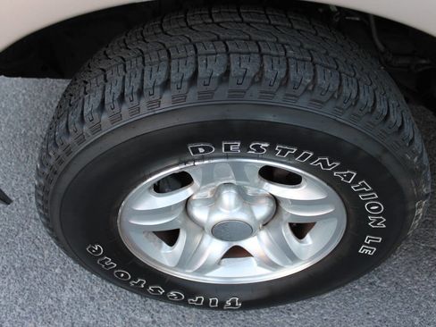 Used 1998 Ford Expedition XLT image 14