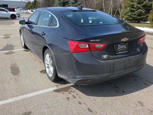 Used 2017 Chevrolet Malibu LT w/ Leather Package image 10