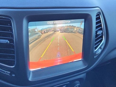 Used 2019 Jeep Compass Trailhawk w/ Cold Weather Group image 27