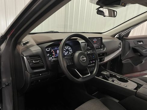Used 2023 Nissan Rogue SV FWD image 35
