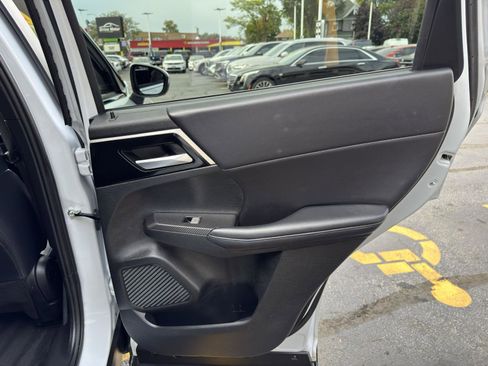 Used 2024 Mitsubishi Outlander SE image 40