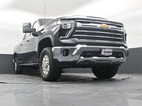 Used 2024 Chevrolet Silverado 2500 LTZ image 44