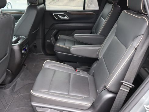 Used 2023 Chevrolet Tahoe Premier w/ Premium Package 2 AWD/4WD image 32