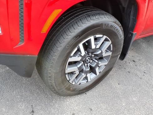 Used 2023 Nissan Frontier SV w/ Technology Package image 12