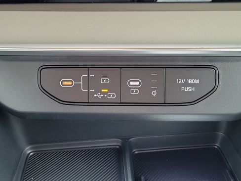 New 2026 Kia Carnival EX FWD image 33