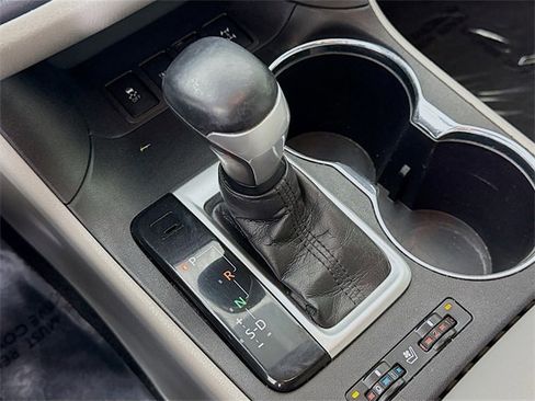 Used 2017 Toyota Highlander Limited image 17