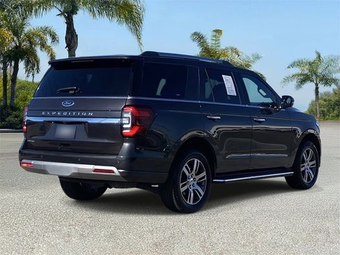 Used 2023 Ford Expedition Limited image 4