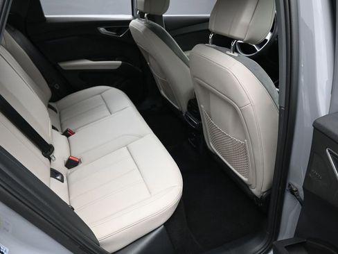 Used 2025 Audi Q4 e-tron Premium Plus w/ Premium Plus image 30