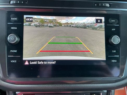 Used 2021 Volkswagen Tiguan SEL Premium R-Line image 30