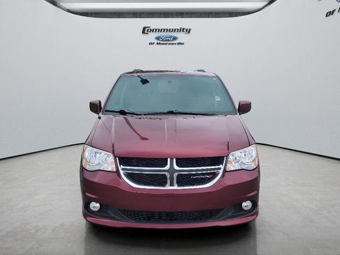 Used 2017 Dodge Grand Caravan SXT FWD image 2