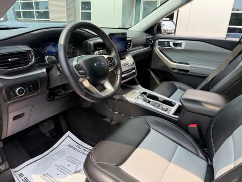 Certified 2024 Ford Explorer XLT w/ Equipment Group 202A AWD/4WD image 27